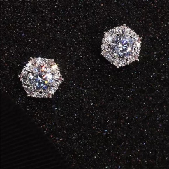 NEW Round Diamond Halo Hexagon Silver Stud Earrings - Picture 5 of 6